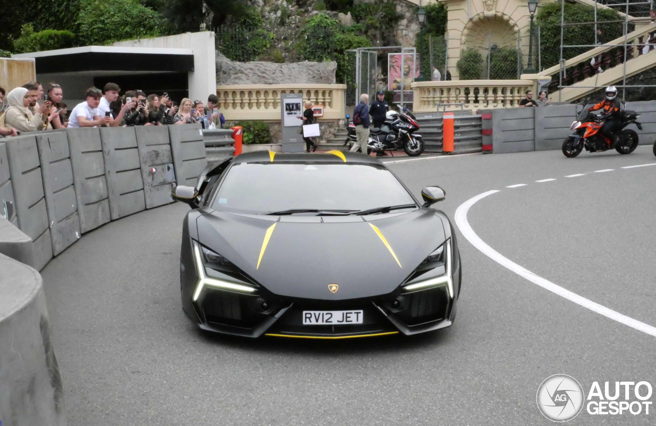 Lamborghini Revuelto