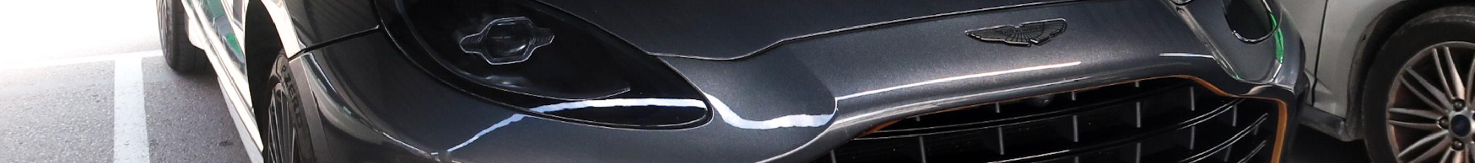 Aston Martin DBX707
