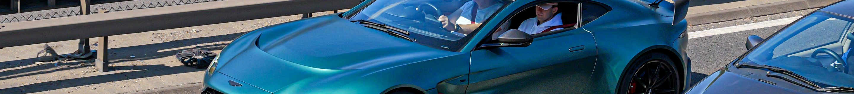 Aston Martin V12 Vantage 2023