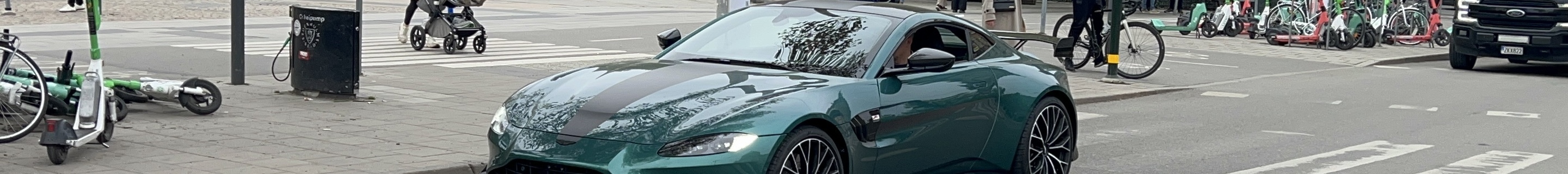 Aston Martin V8 Vantage Formula 1 Edition