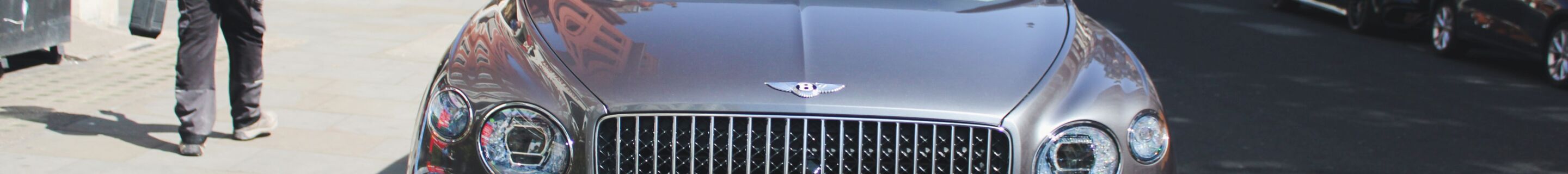 Bentley Bentayga Hybrid Azure 2024