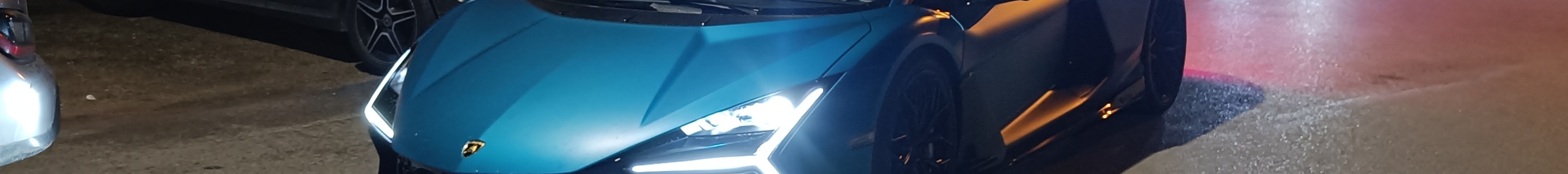 Lamborghini Revuelto