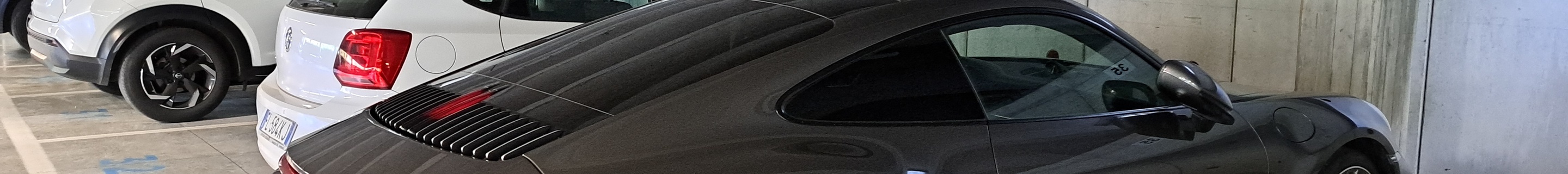 Porsche 992 Carrera 4S