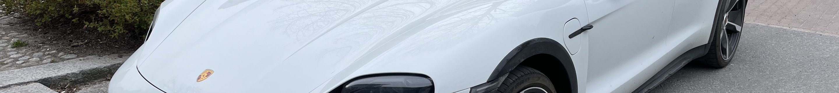 Porsche Taycan Turbo S Cross Turismo