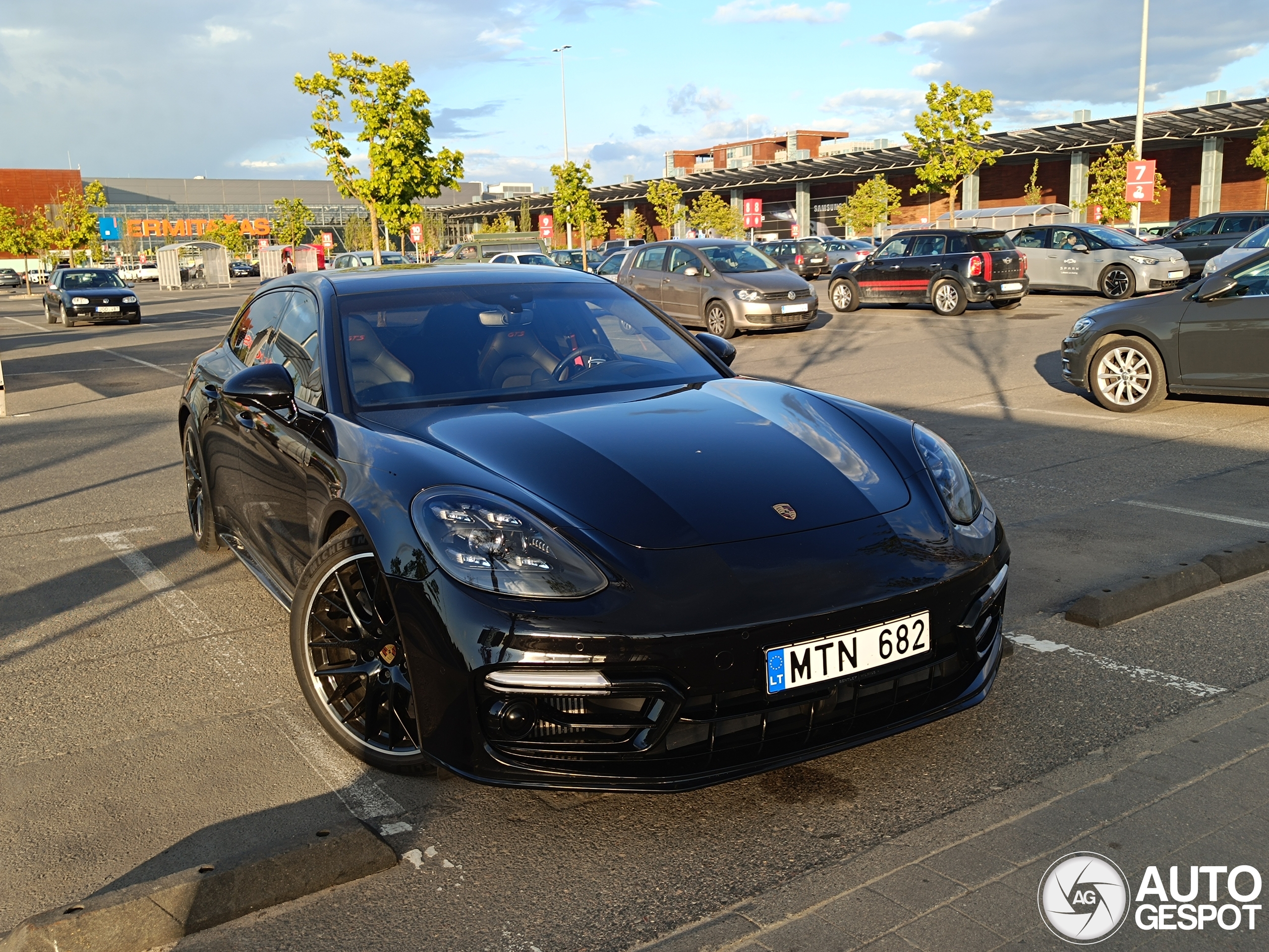 Porsche 971 Panamera GTS Sport Turismo