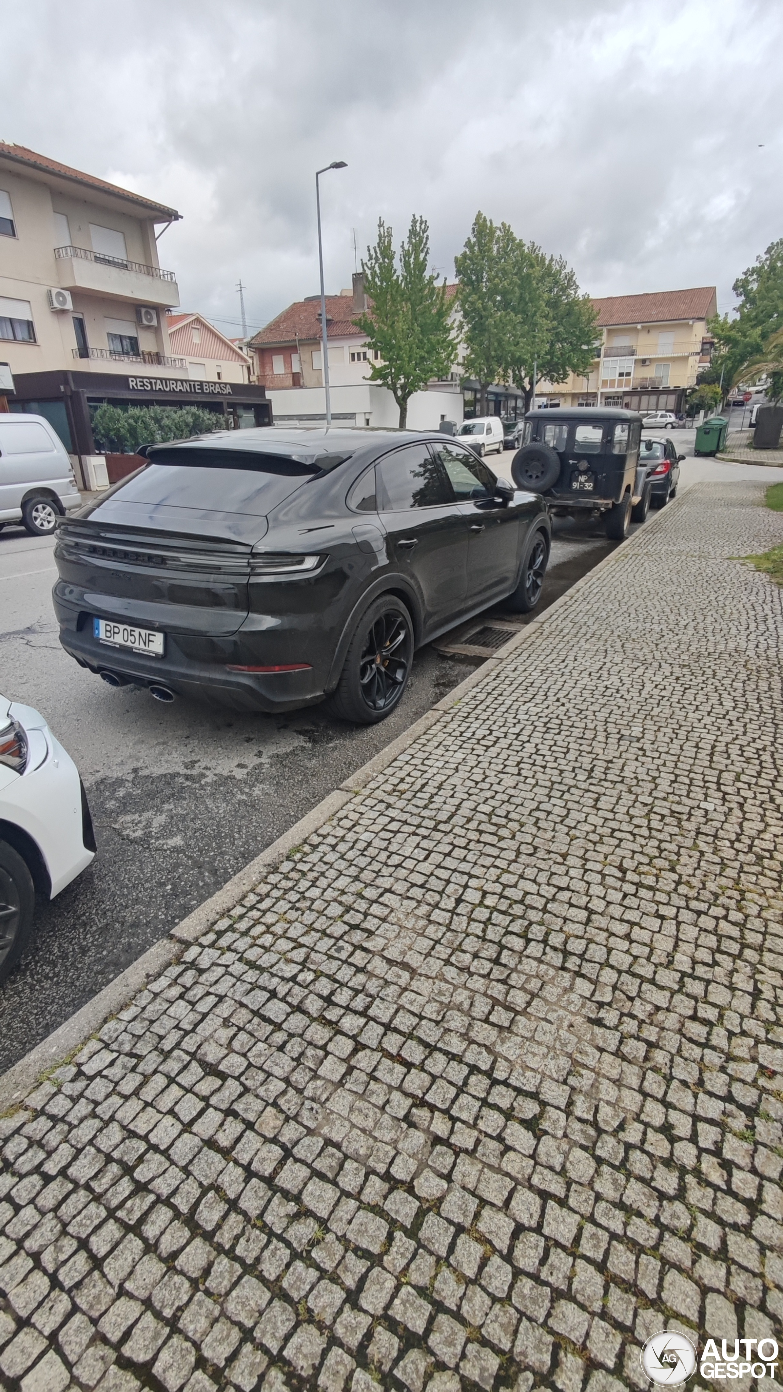 Porsche Cayenne Coupé Turbo E-Hybrid