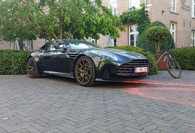 Aston Martin DB12