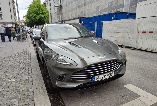 Aston Martin DBX