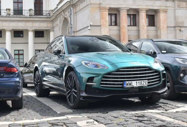 Aston Martin DBX707