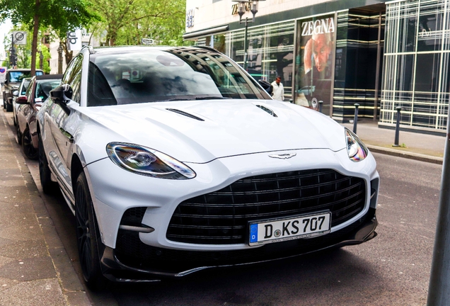 Aston Martin DBX707