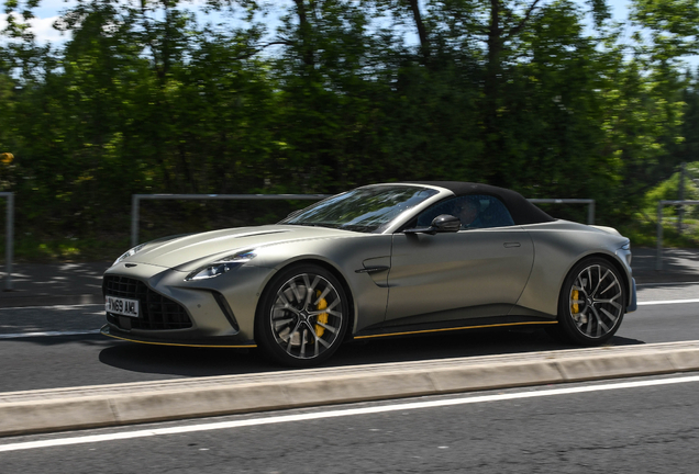 Aston Martin V8 Vantage Roadster 2024