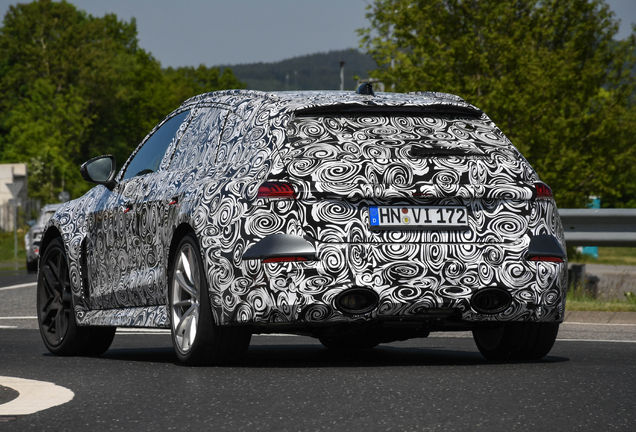 Audi RS5 Avant B10
