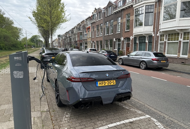 BMW M5 G90