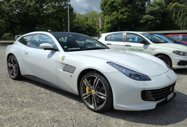 Ferrari GTC4Lusso T