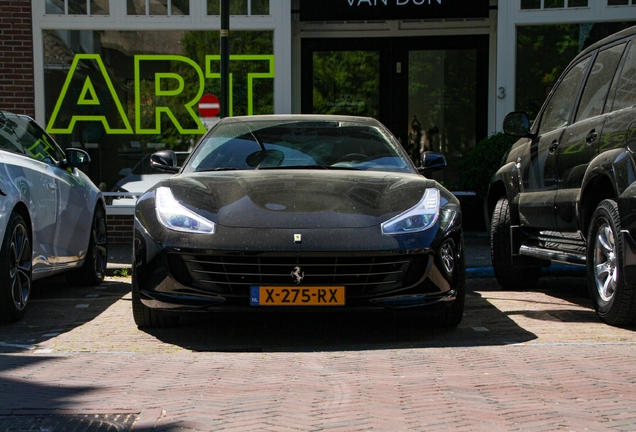 Ferrari GTC4Lusso T