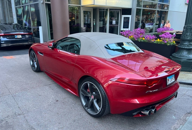 Jaguar F-TYPE R AWD Convertible