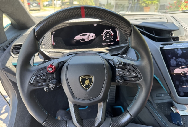 Lamborghini Revuelto