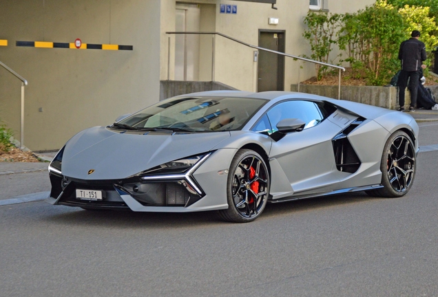 Lamborghini Revuelto