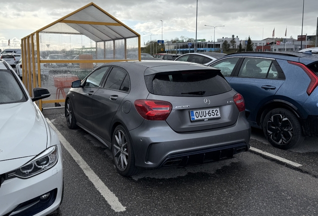 Mercedes-AMG A 45 W176 2015