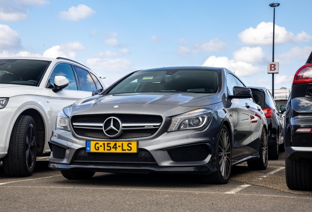 Mercedes-AMG CLA 45 Shooting Brake X117