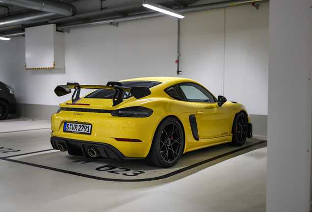 Porsche 718 Cayman GT4 RS Weissach Package