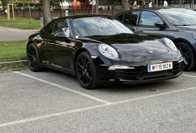 Porsche 911 Carrera