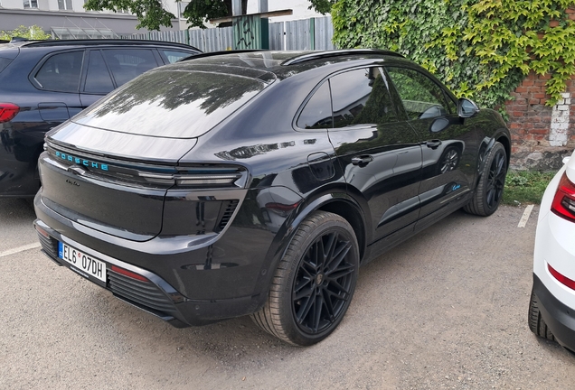Porsche Macan EV Turbo