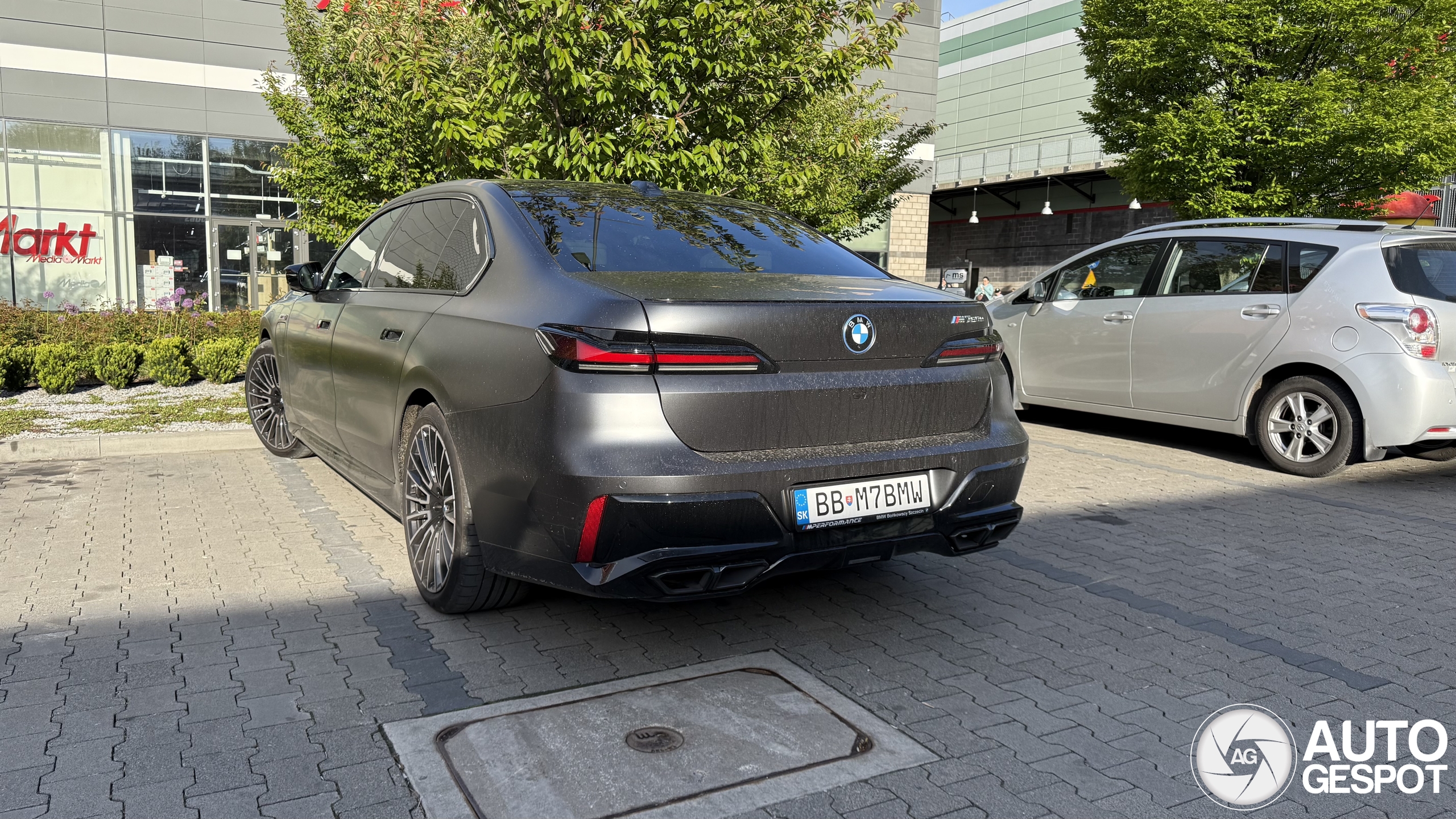 BMW M760e xDrive