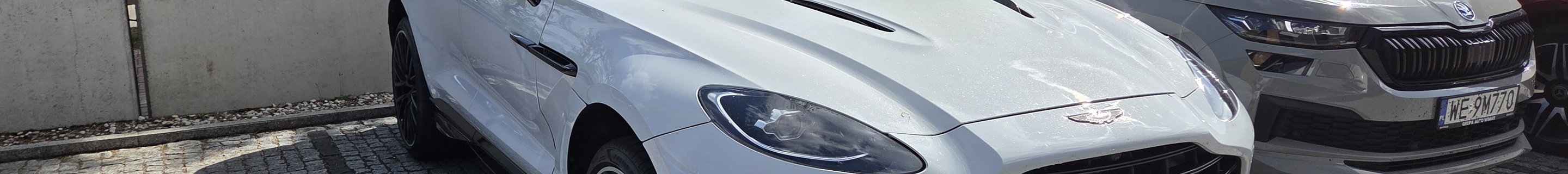 Aston Martin DBX707