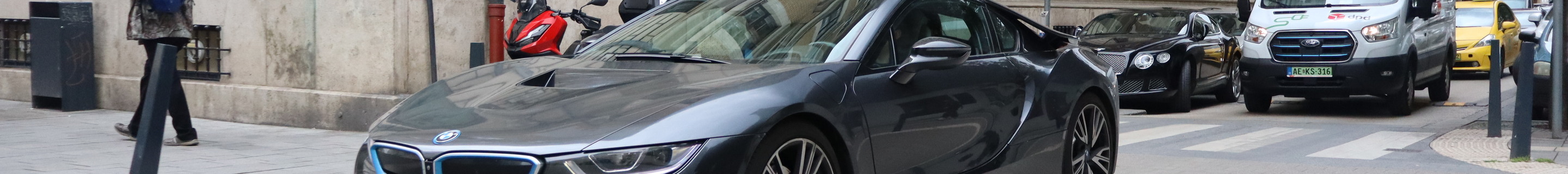 BMW i8