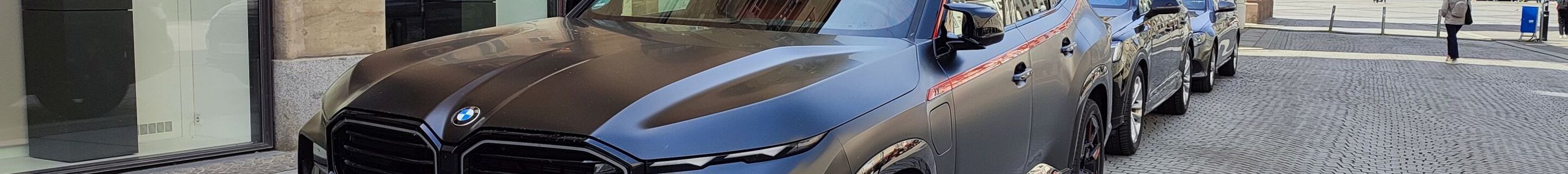 BMW XM G09 Label Red