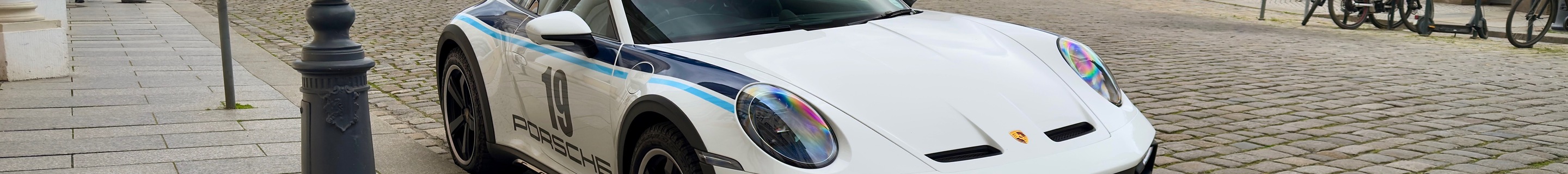 Porsche 992 Dakar