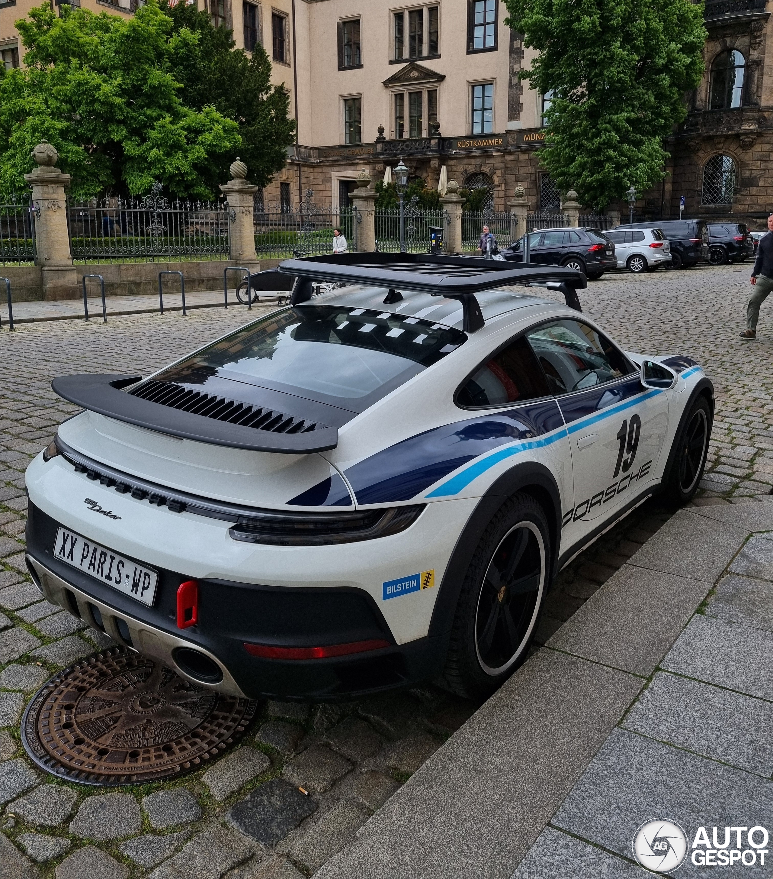 Porsche 992 Dakar