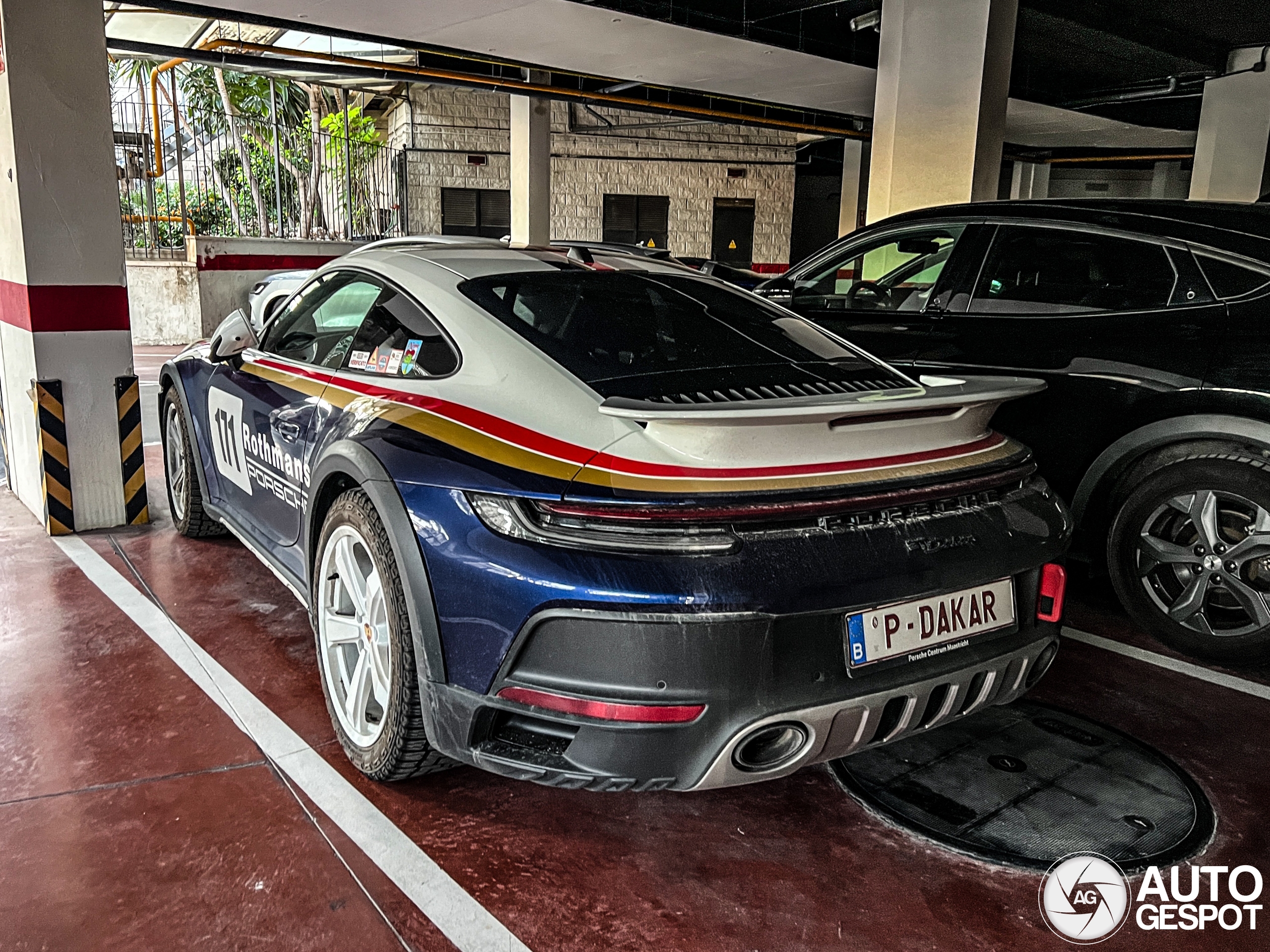 Porsche 992 Dakar
