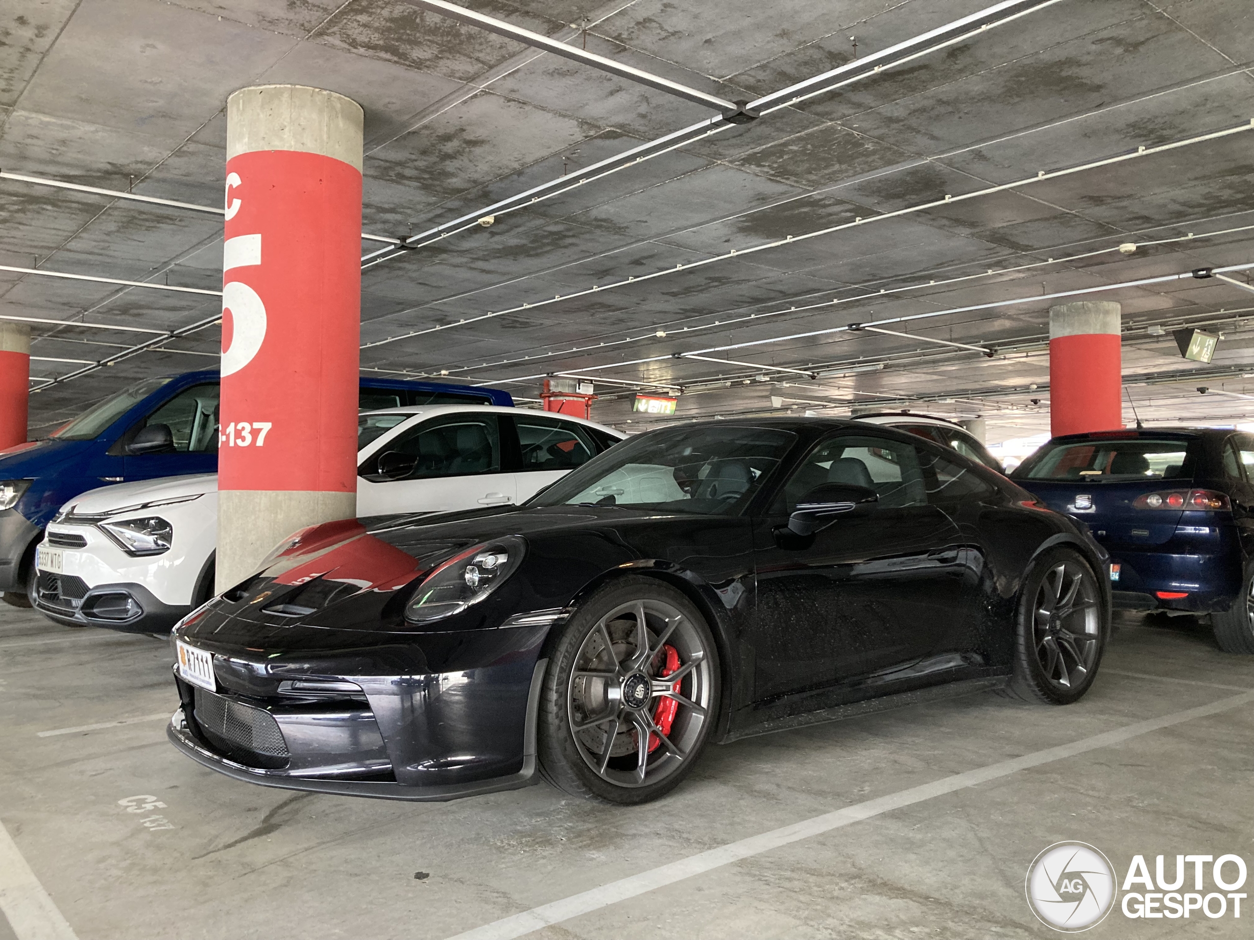 Porsche 992 GT3 Touring