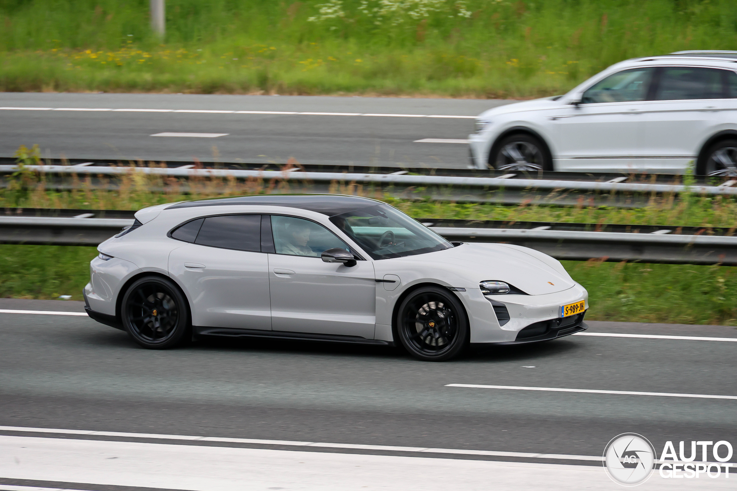 Porsche Taycan GTS Sport Turismo