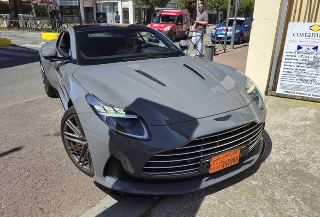 Aston Martin DB12