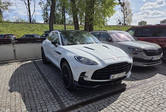 Aston Martin DBX707