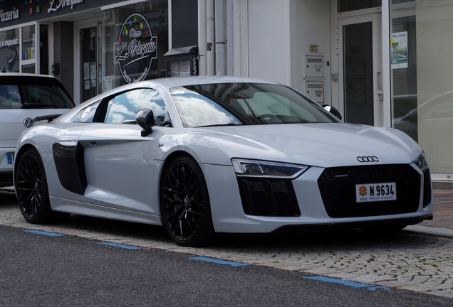 Audi R8 V10 Plus 2015