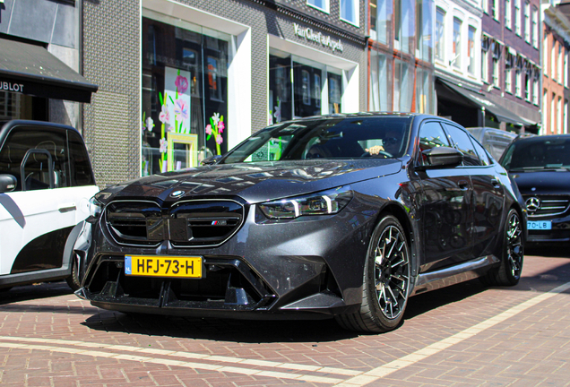BMW M5 G90