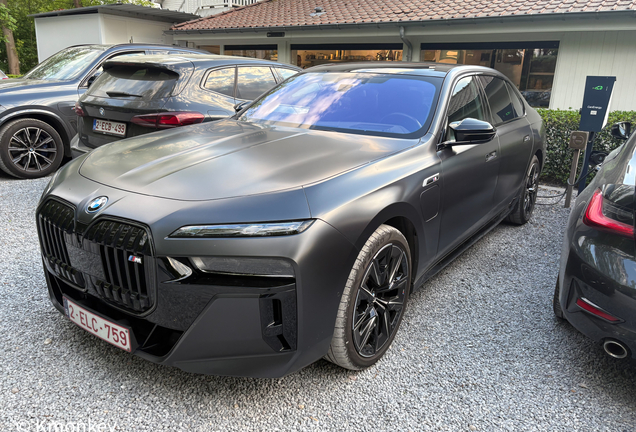 BMW M760e xDrive