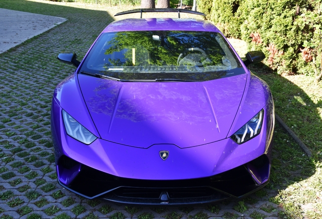 Lamborghini Huracán LP640-4 Performante