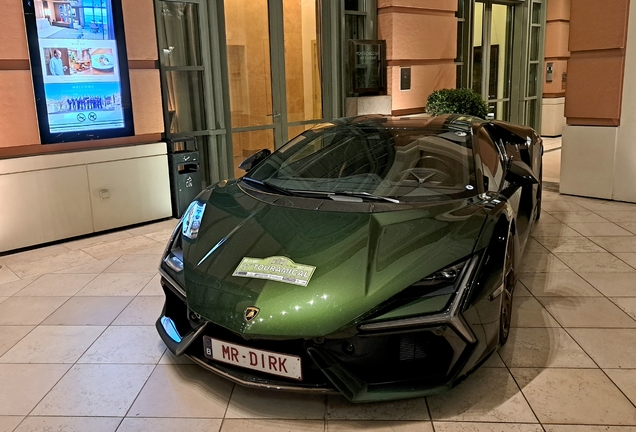 Lamborghini Revuelto