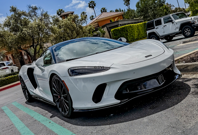 McLaren GT