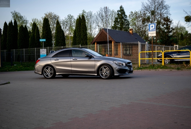 Mercedes-Benz CLA 45 AMG C117