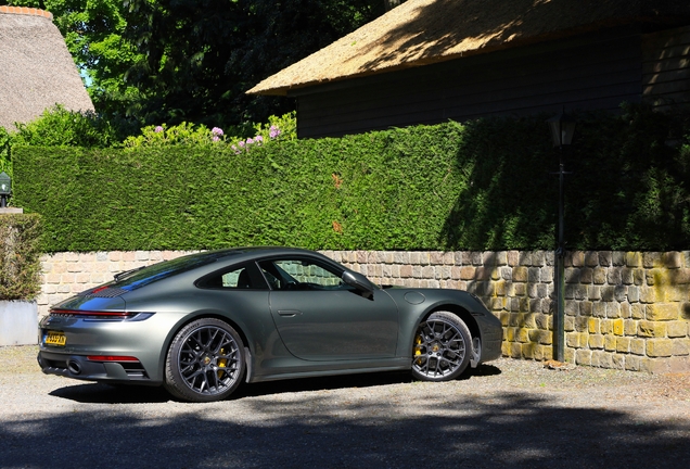 Porsche 992 Carrera 4S