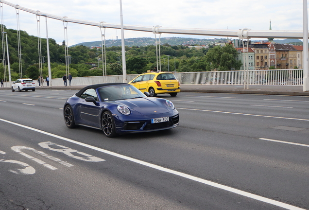 Porsche 992 Carrera 4S Cabriolet