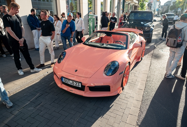 Porsche 992 Turbo S Cabriolet Brabus 900 Peetch