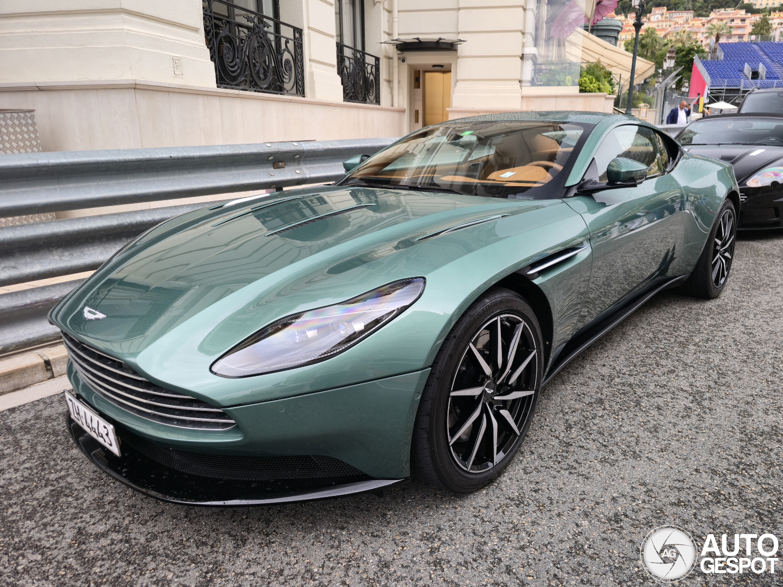 Aston Martin DB11