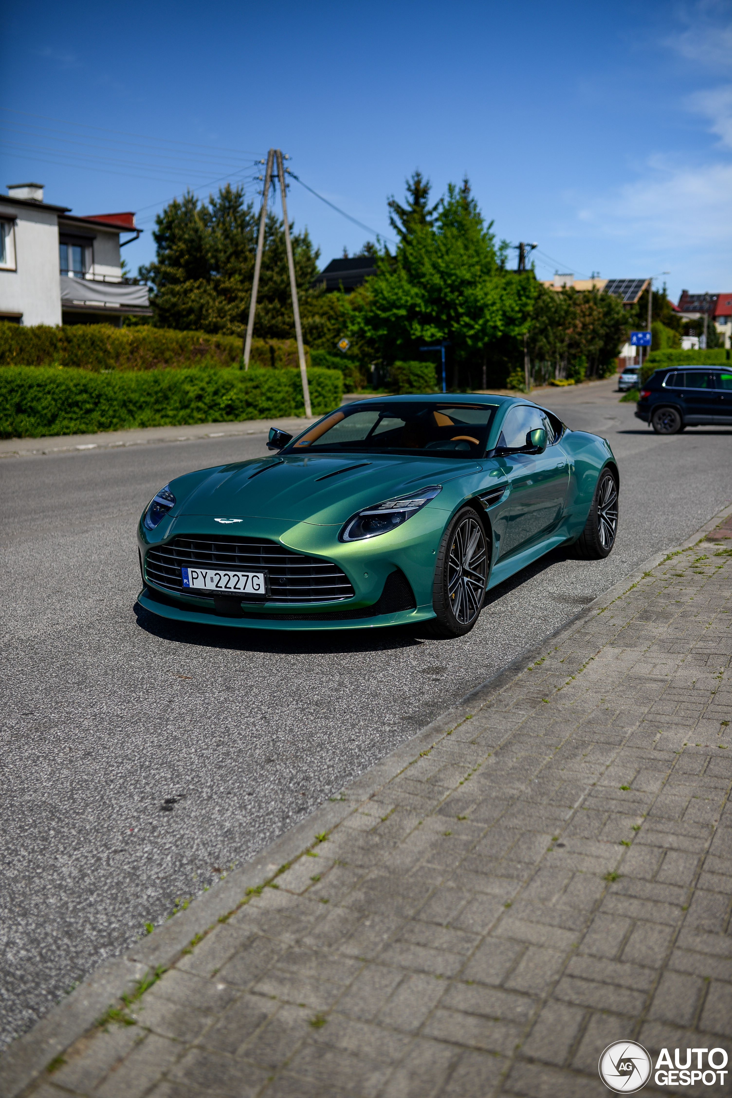 Aston Martin DB12